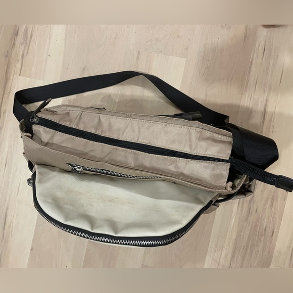 Skip Hop diaper bag - Picture 5 of 7